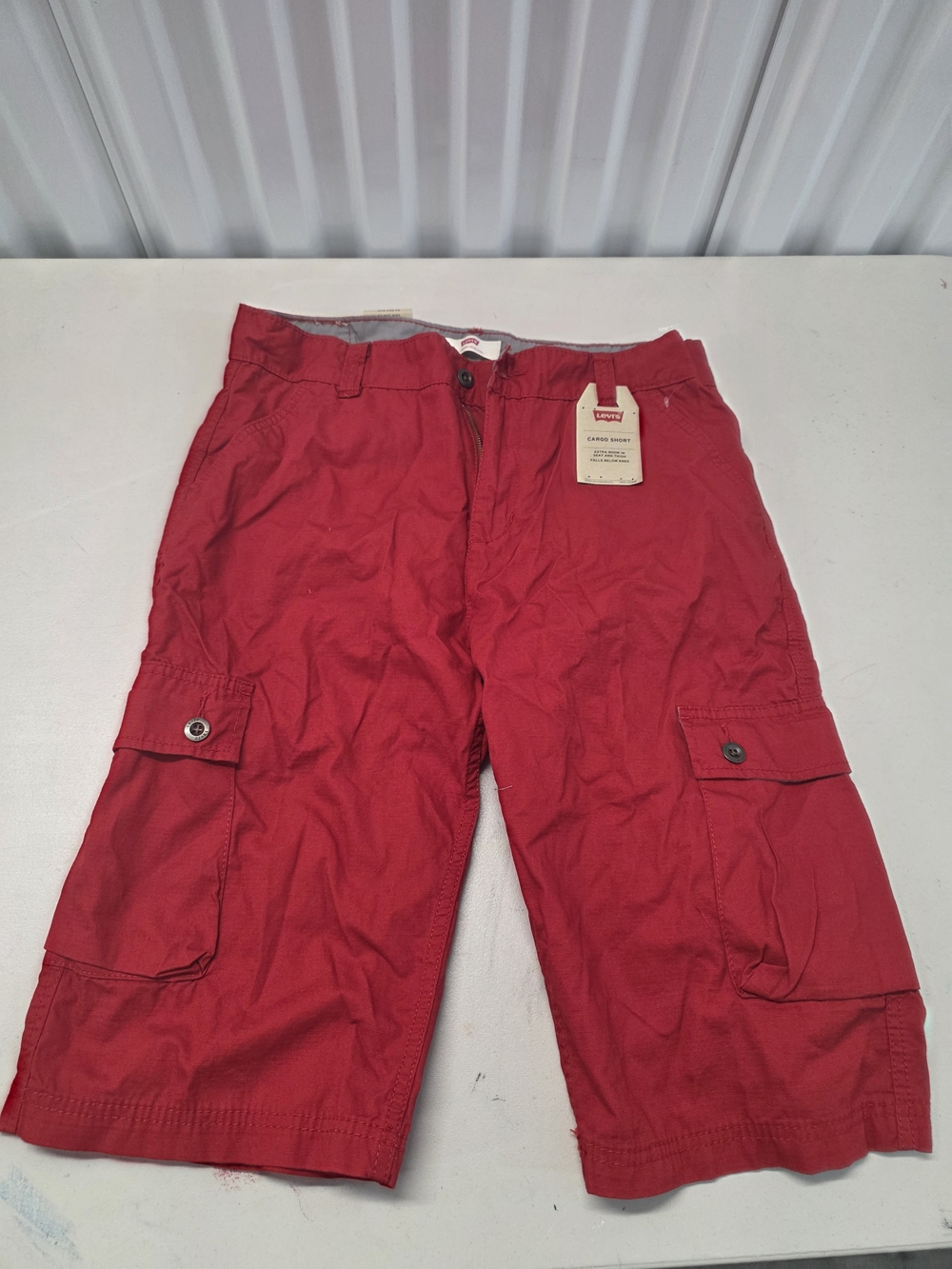 Levis Cargo Shorts Falls Below Knee Women's Size 20R NWT